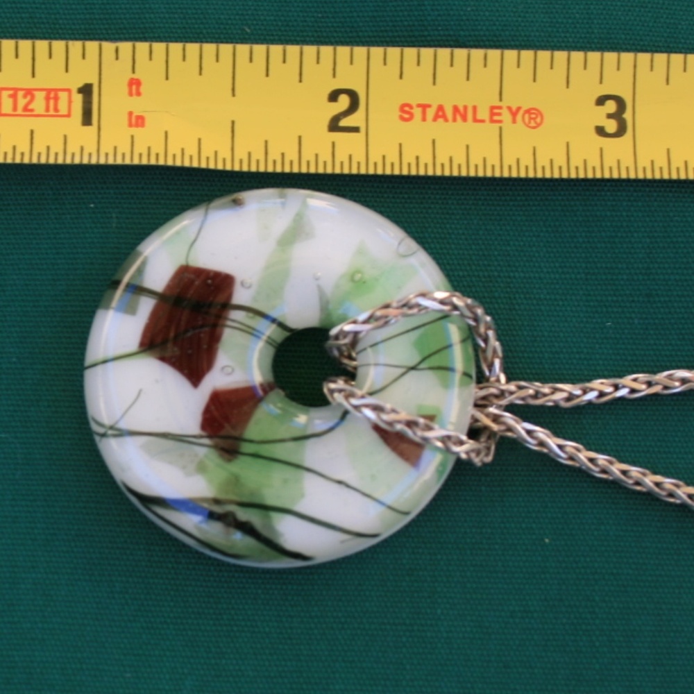 Dichroic glass green pendant - Picture 3 of 4